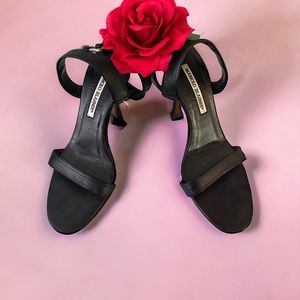 AUTHENTIC Manolo Blahnik patent Leather Ankle Strap Heels✨